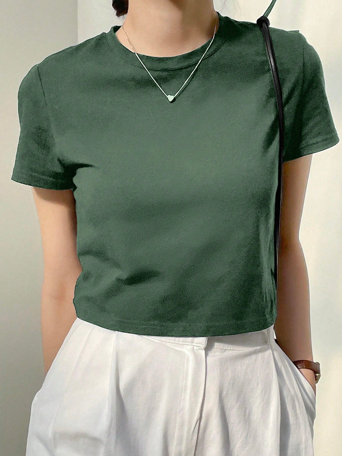 Dazy-Less Camiseta corta de cuello redondo de unicolor, estilo "Old Money", casual de verano para mujer, ropa de trabajo, Pascua