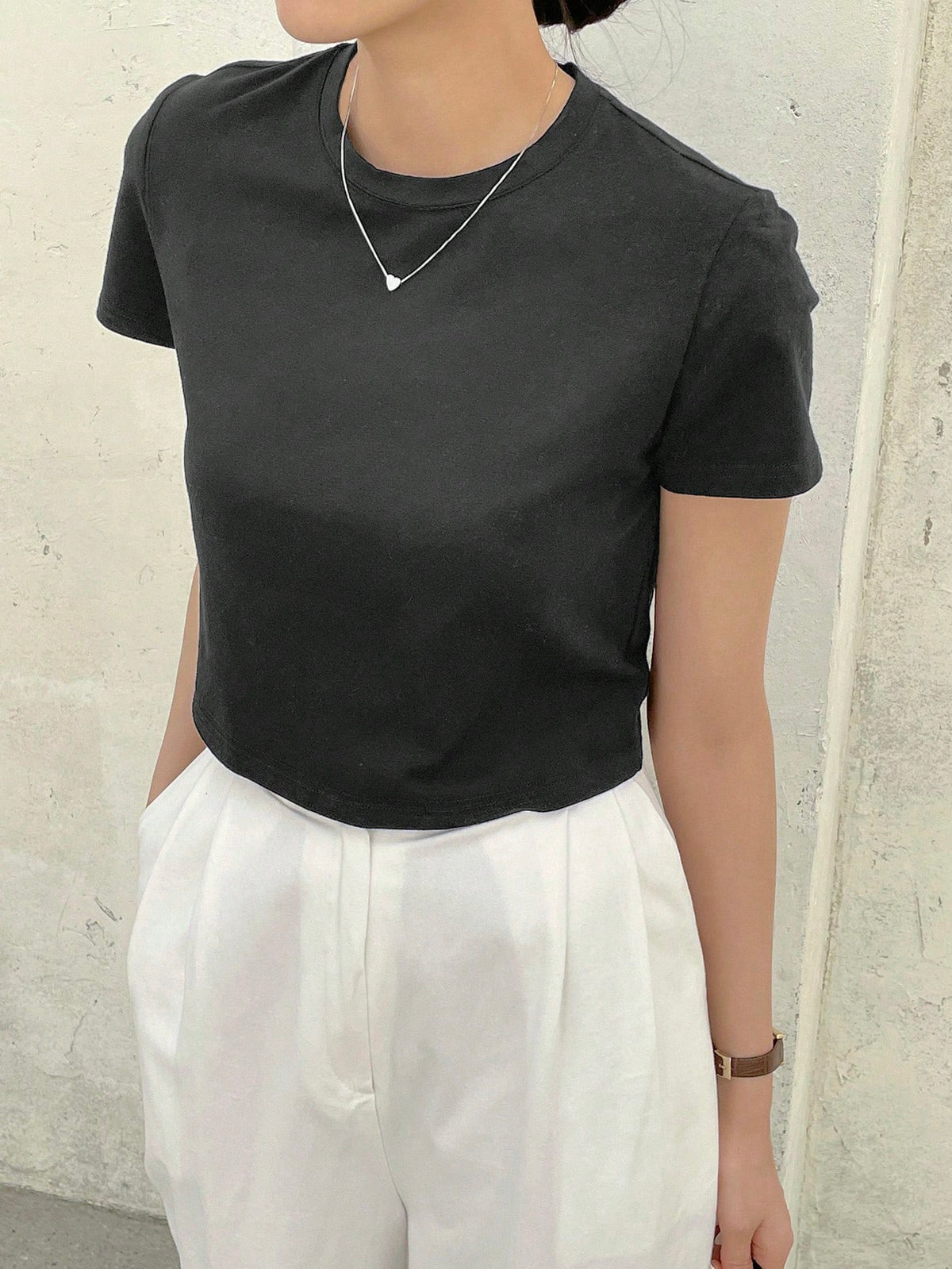 Dazy-Less Camiseta corta de cuello redondo de estilo "Old Money" para mujer, ropa de trabajo informal de verano