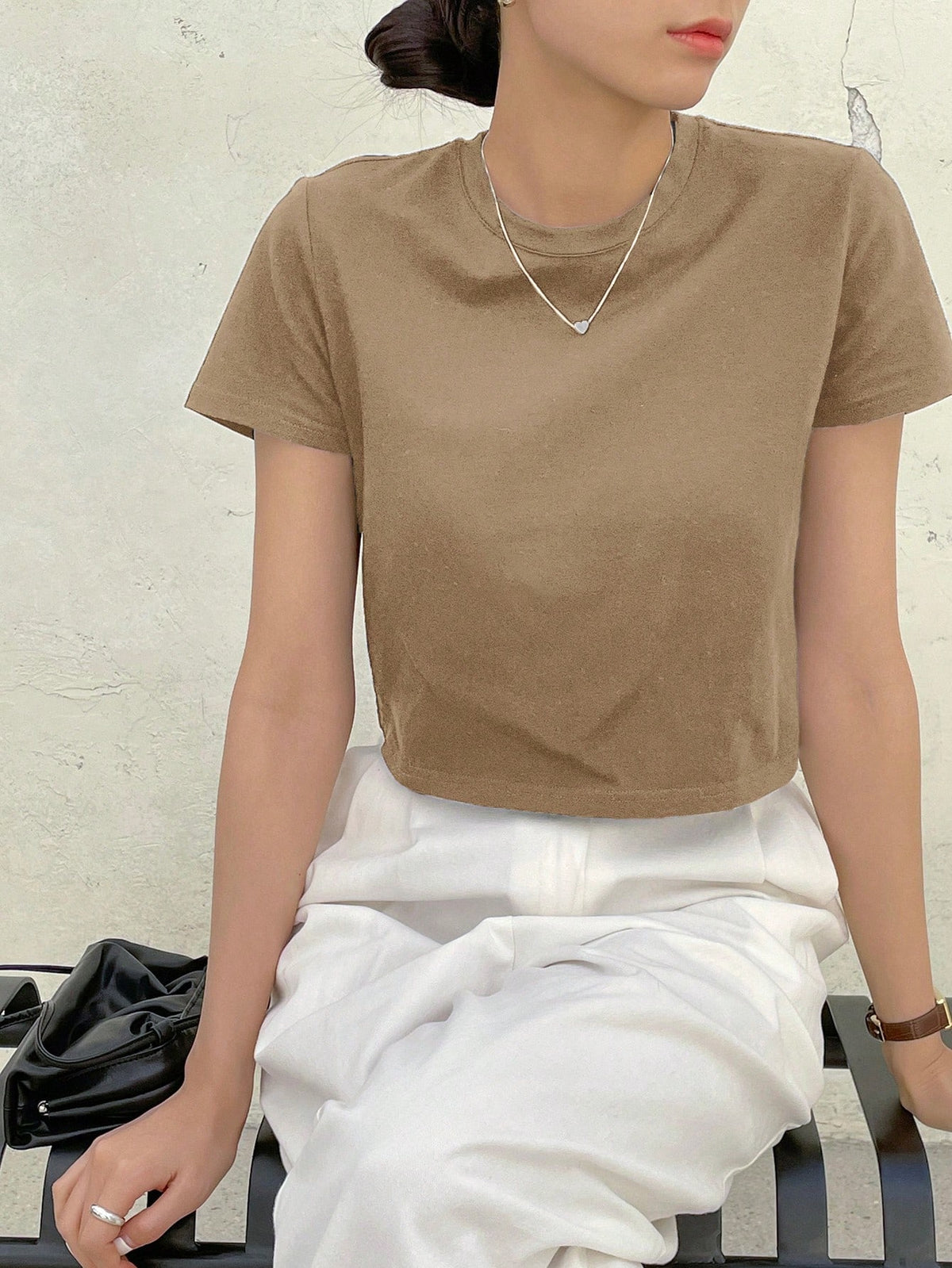 Dazy-Less Top corto de cuello redondo de un solo color, estilo Old Money para el verano, casual de negocios para mujer