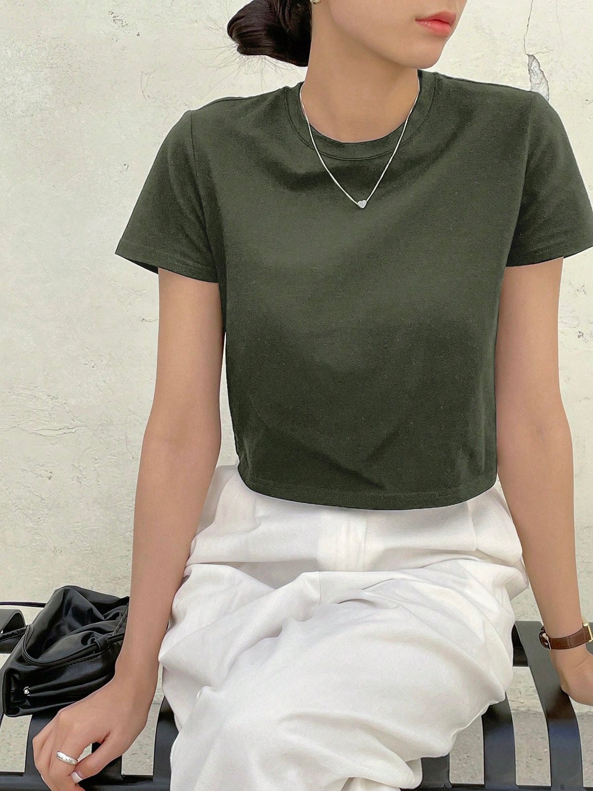 Dazy-Less Camiseta corta de cuello redondo de color sólido, estilo "Old Money", ropa casual de verano para mujer en el trabajo