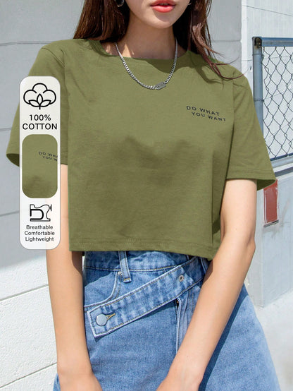 DAZY Camiseta de cuello redondo con gráfico de eslogan "HAGO LO QUE QUIERO" de verano, top corto para mujeres - Verde militar