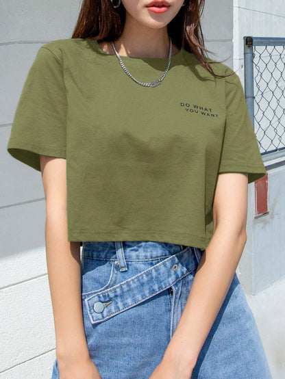 DAZY Camiseta de cuello redondo con gráfico de eslogan "HAGO LO QUE QUIERO" de verano, top corto para mujeres