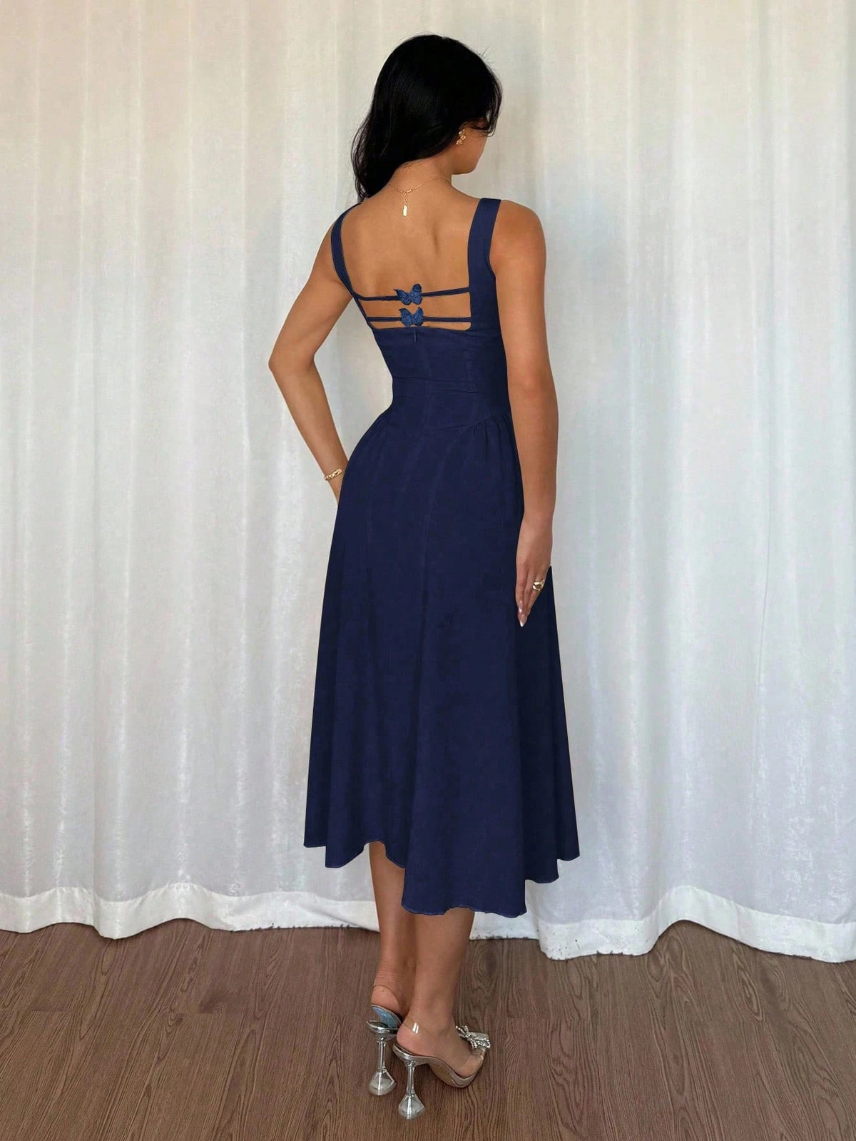 Seusyu Vestido midi elegante de mujer con cuello cuadrado, diseño plisado y sin mangas de unicolor