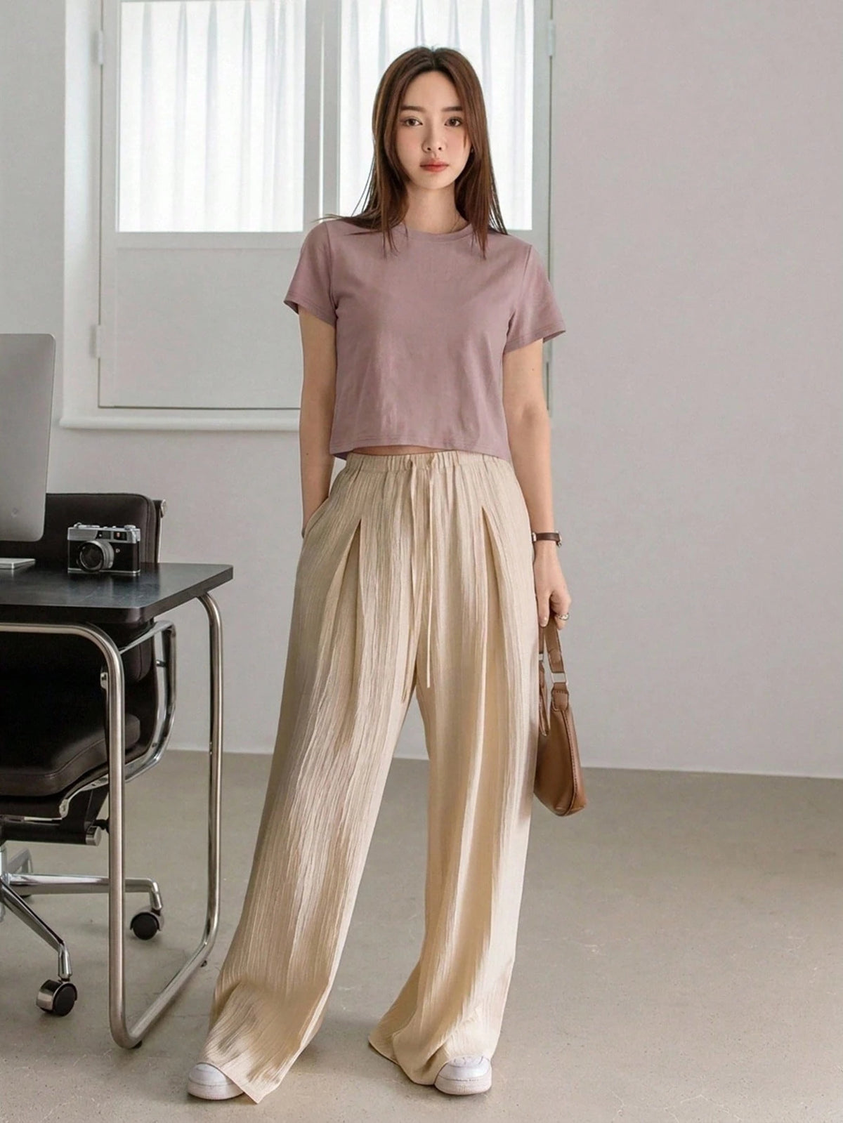 Dazy-Less Camiseta de manga corta de cuello redondo de unicolor casual de verano, Crop Tops de mujer de negocios casual ropa de trabajo para mujer