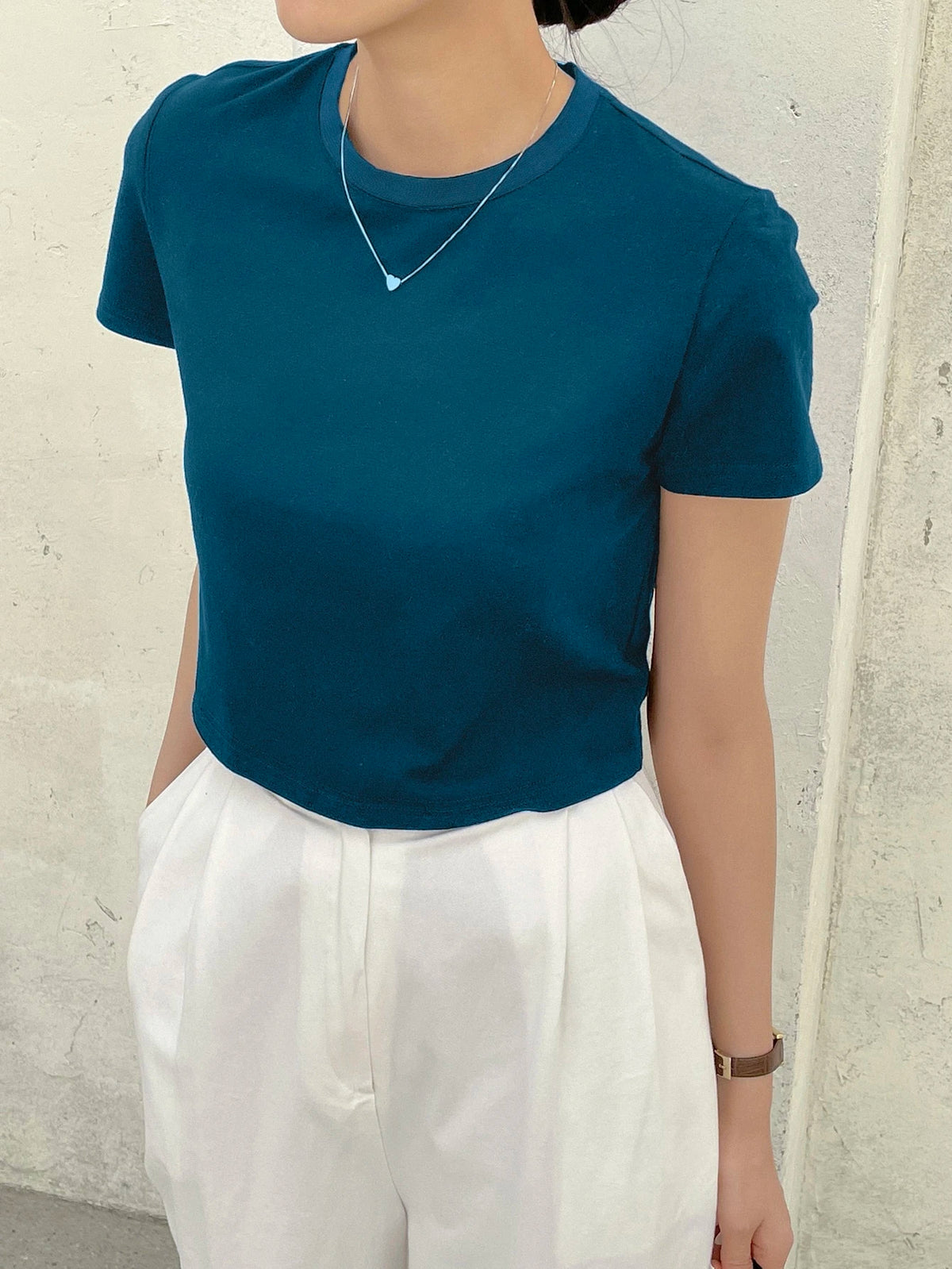 Dazy-Less Camiseta corta de cuello redondo de color sólido, estilo "Old Money", ropa casual de verano para mujer en el trabajo