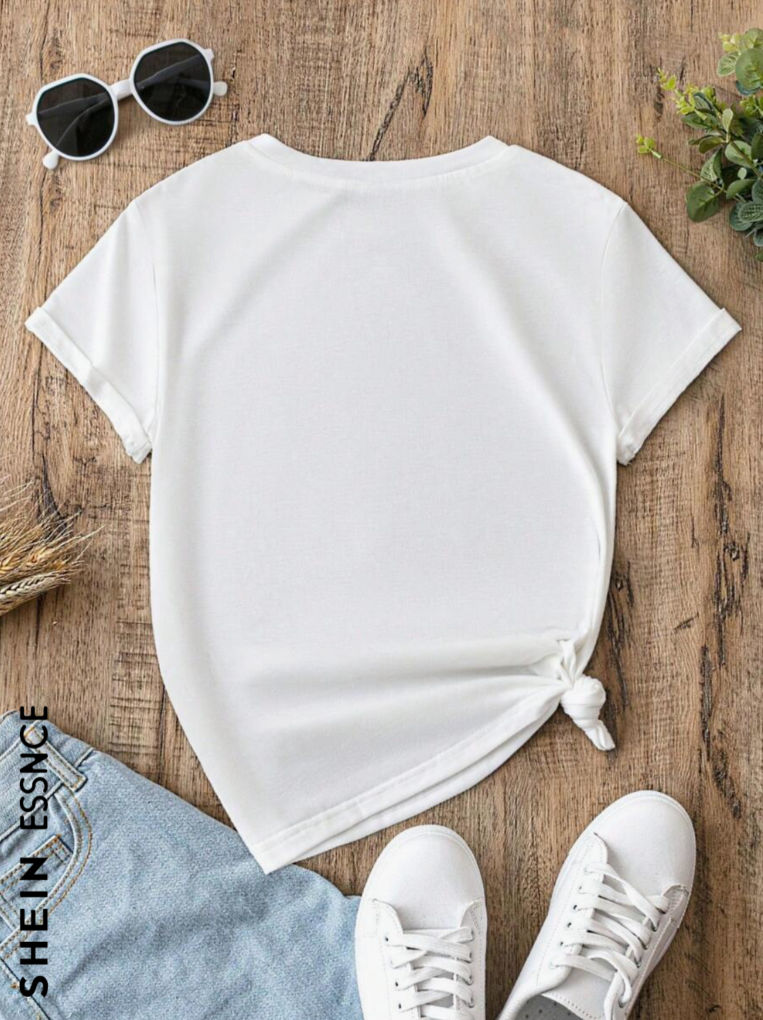 SHEIN Essnce Camiseta de mujer de manga corta y cuello redondo con estampado gráfico de letra "Paris" de ajuste holgado, apropiada para el verano