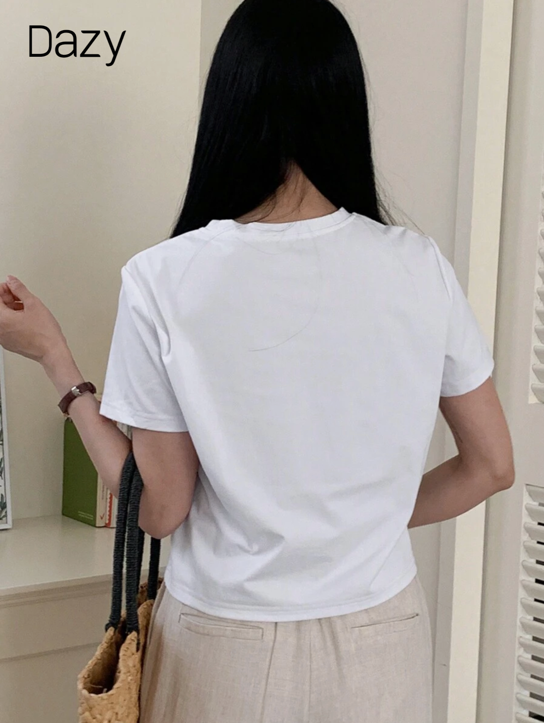 DAZY Camiseta casual de verano de mujer con cuello redondo y mangas cortas con detalle de corazón hueco